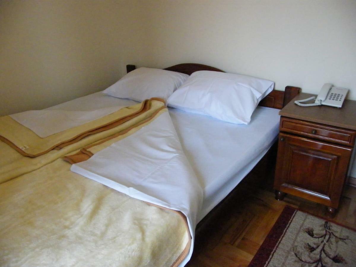 Hotel Delta Pljevlja Oda fotoğraf
