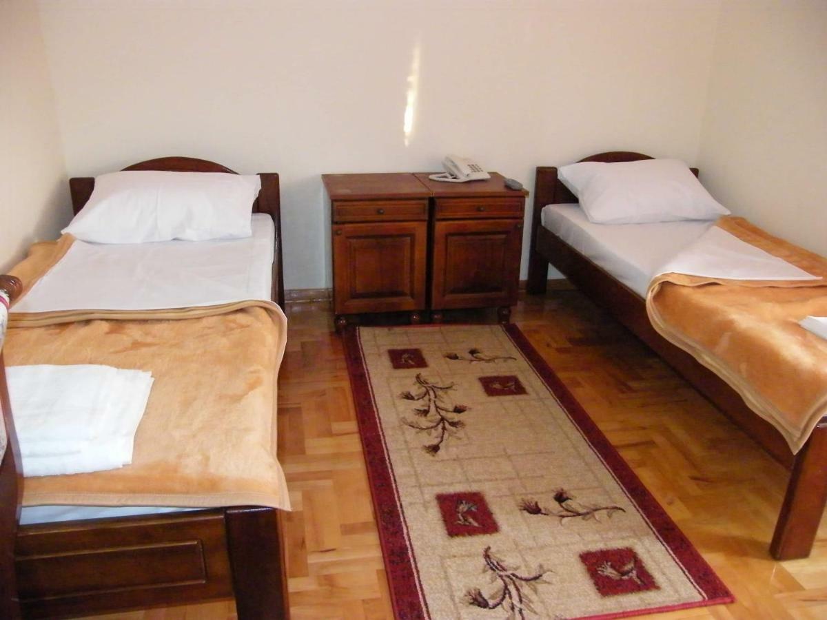 Hotel Delta Pljevlja Oda fotoğraf